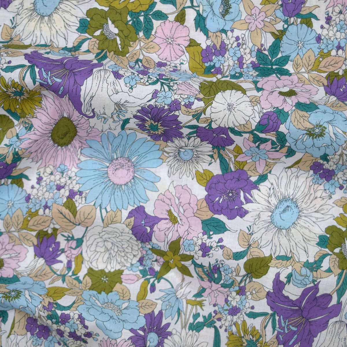 Flownny Summer Flowers Cotton Lawn – White x Purple NFA-1000-5