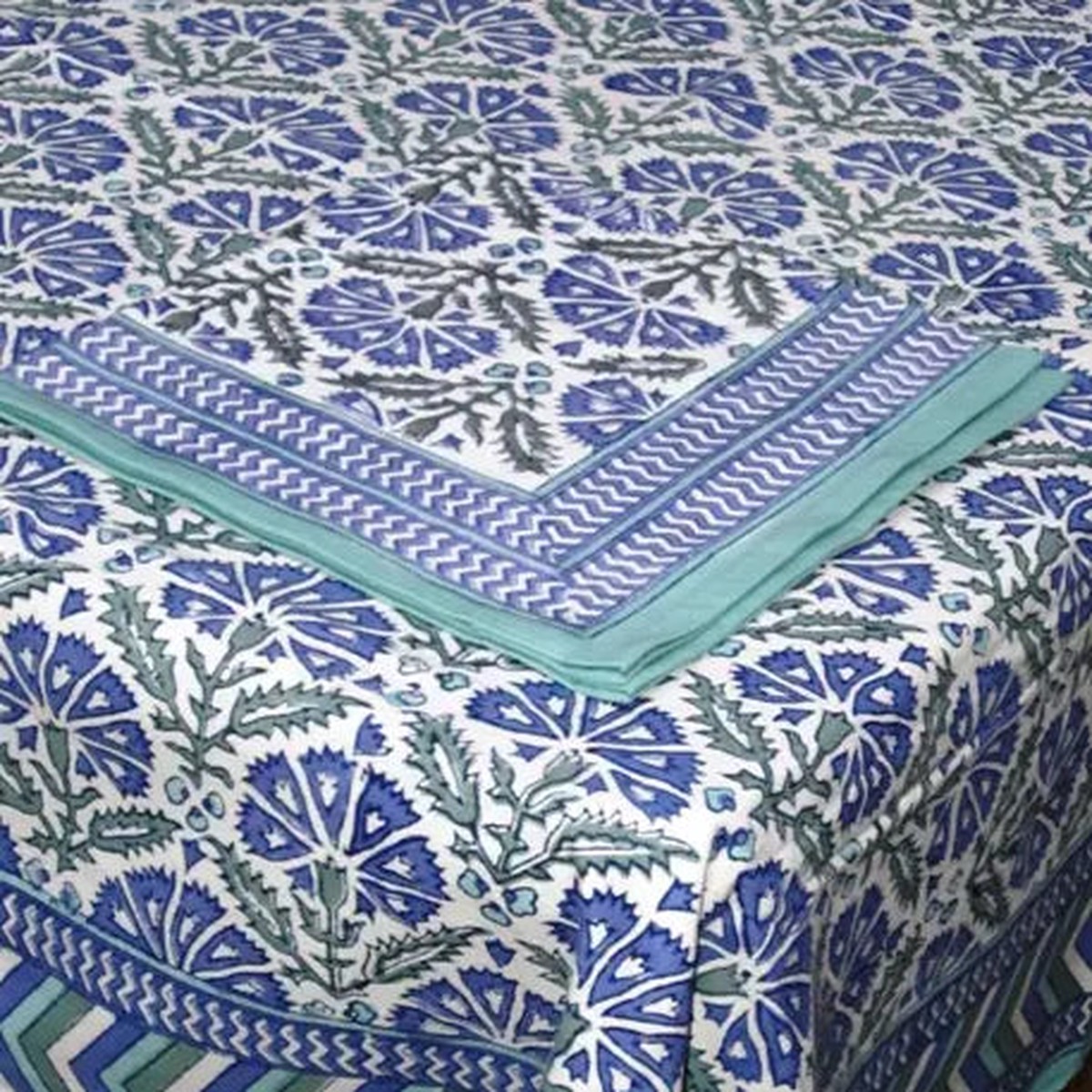86″ Round Blue White Chrysanthemum Tablecloth