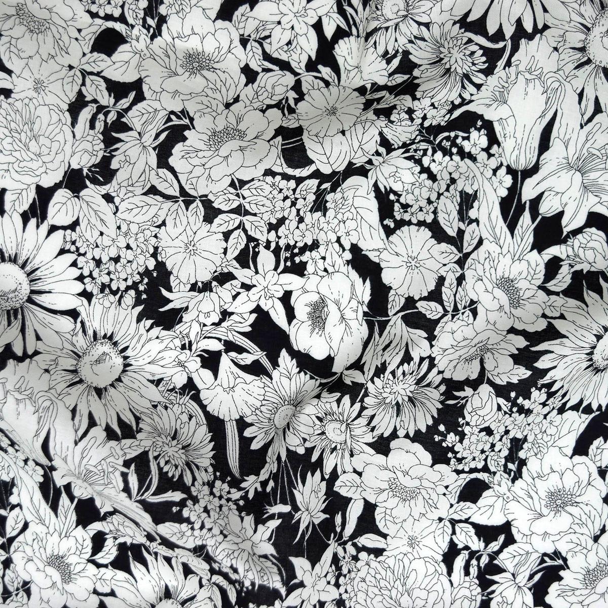 Flownny Line Drawing Flowers Lawn – Black NFA-1030-34