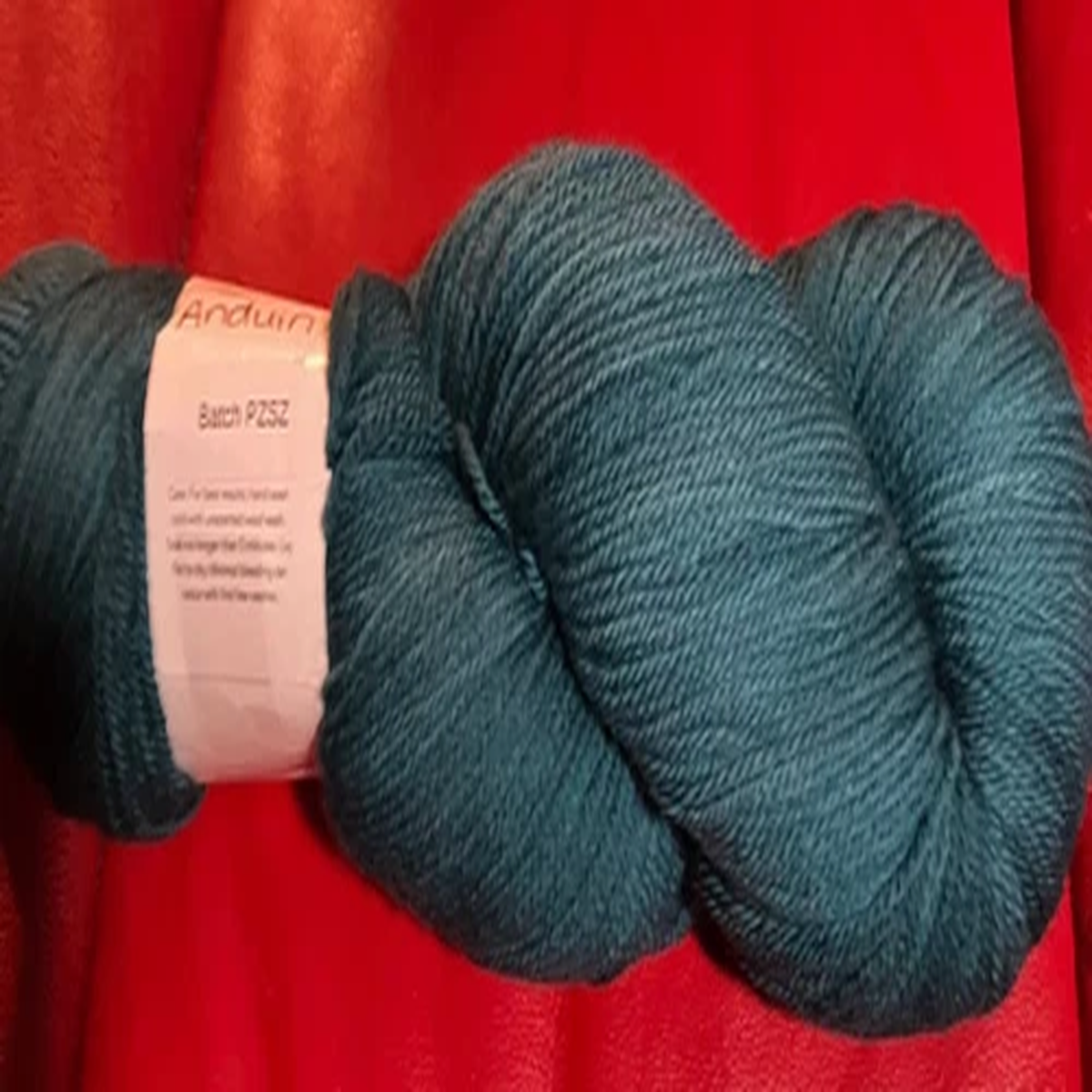 1 sk LOLODIDIT 85% merino/15 nylon fingering yarn-- Anduin Batch PZSZ