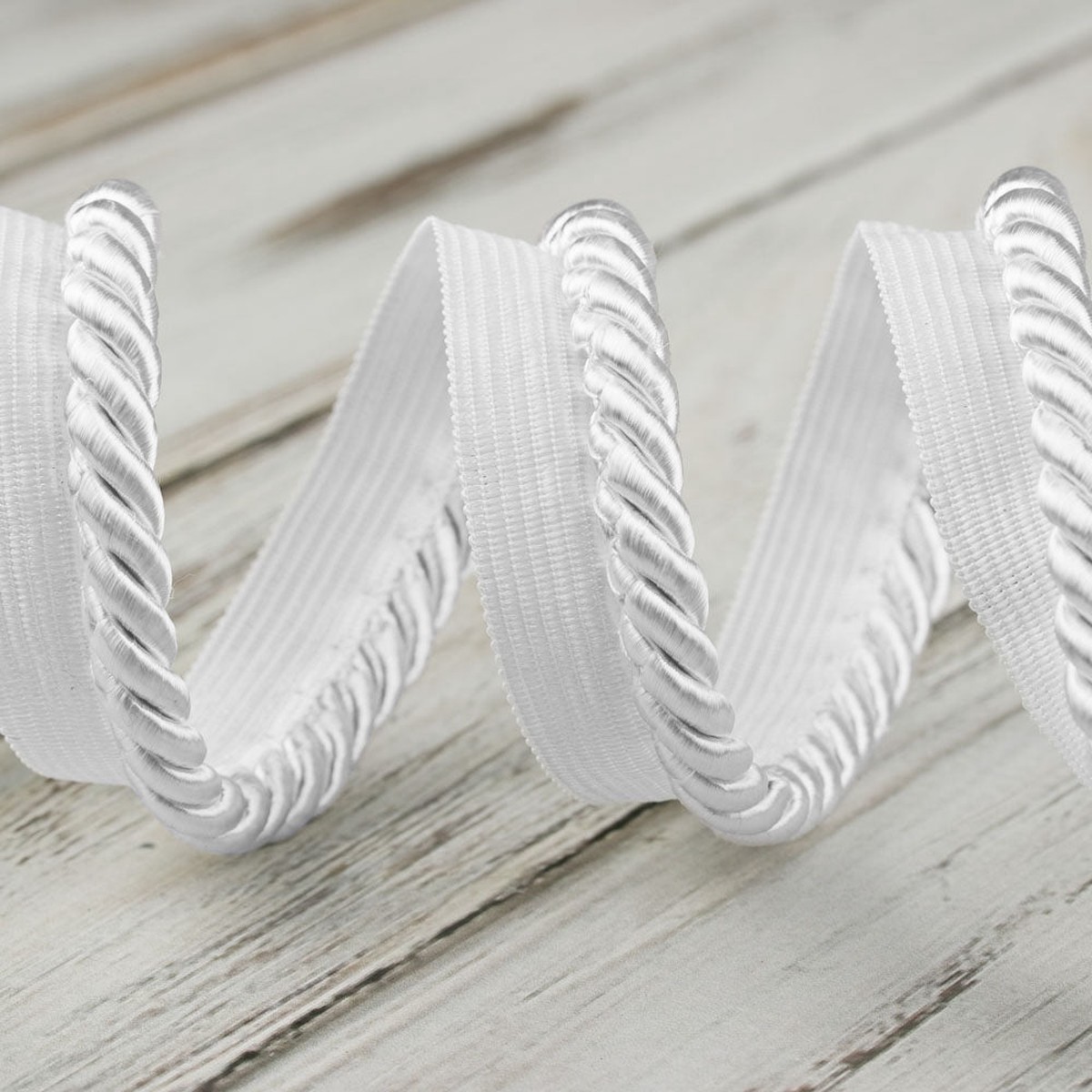 7mm Large Twisted Cord w/Lip - White