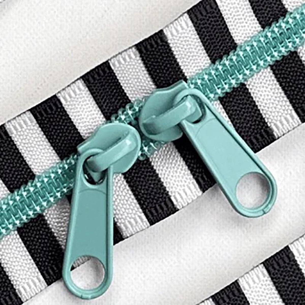 Black & White 30'' Zipper Caribe Blue Stitch Supply Co SSC-Z04