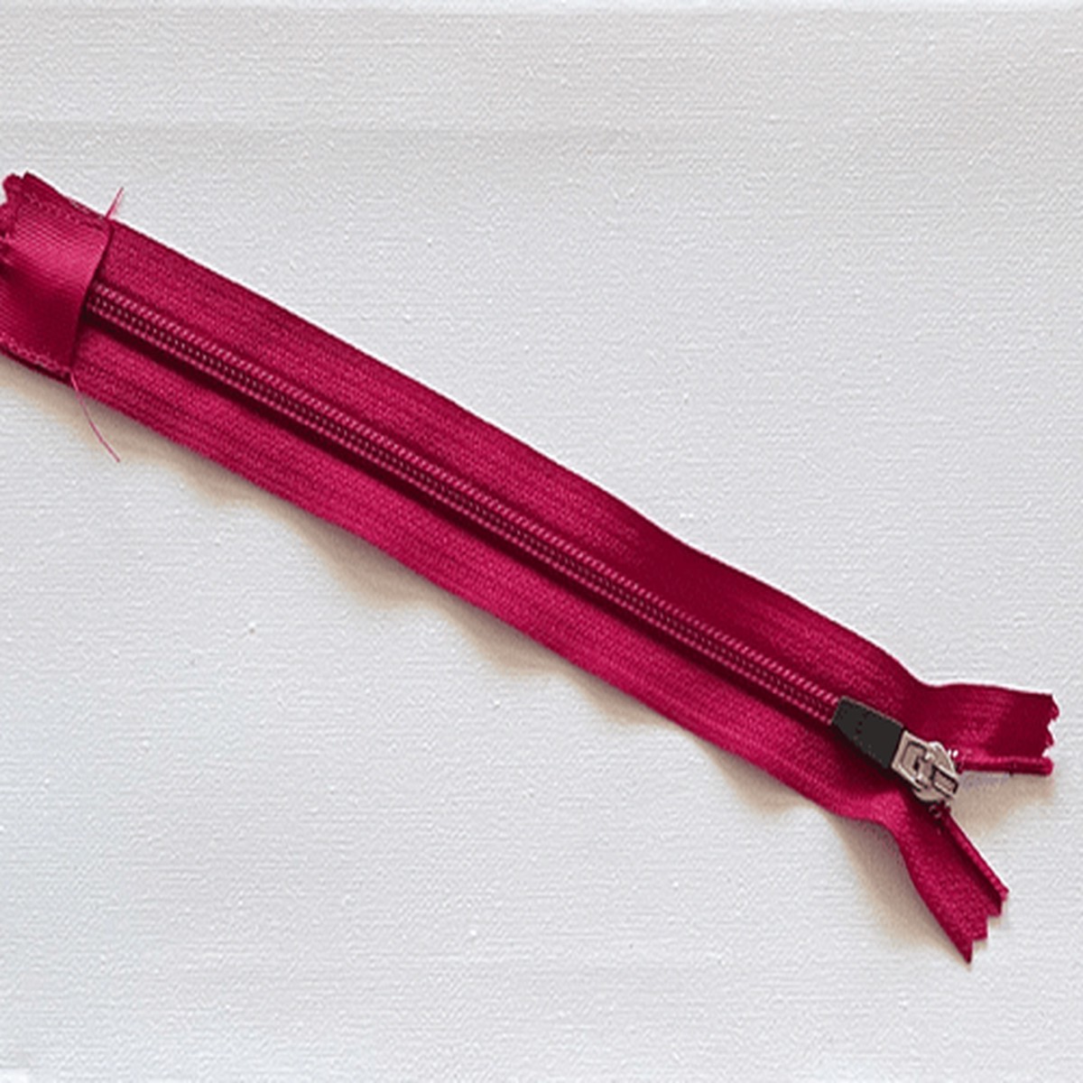 9'' ZIPPER RED