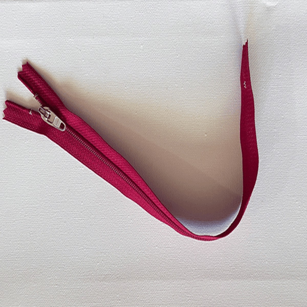 10 Pack 10.5'' Zipper Red